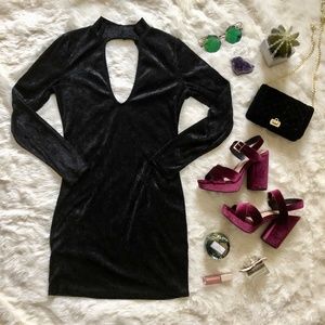 'Love J' Velvet Choker Body-Con Dress